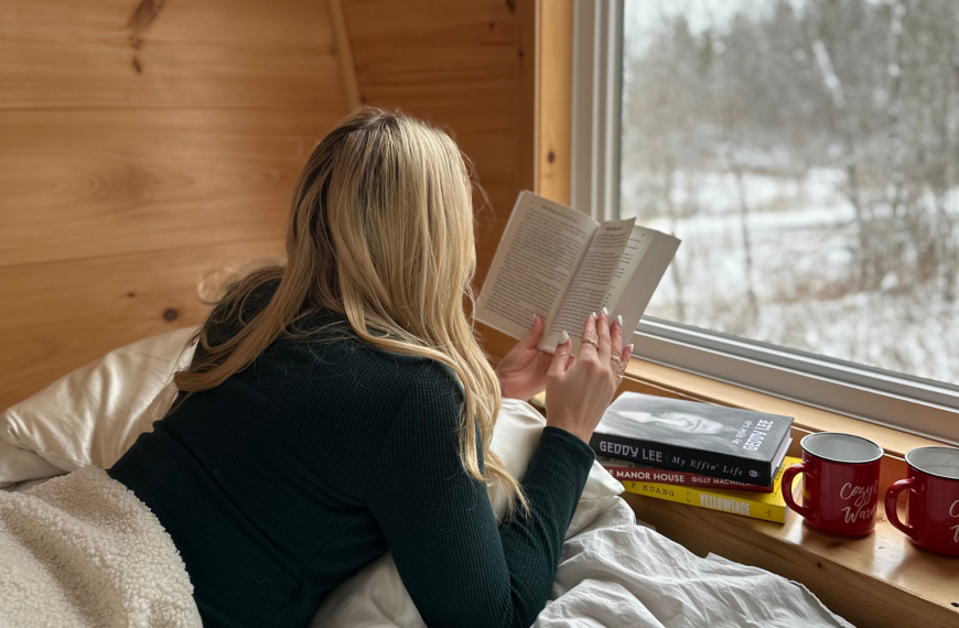 Deck the Halls with Holiday Reads